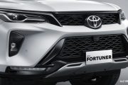 TOYOTA FORTUNER GR